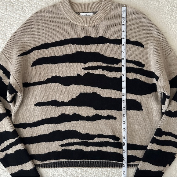 NAADAM Wool Cashmere Tiger Stripe Jacquard Crew Pullover Sweater Oatmeal Women’s - Picture 4 of 9